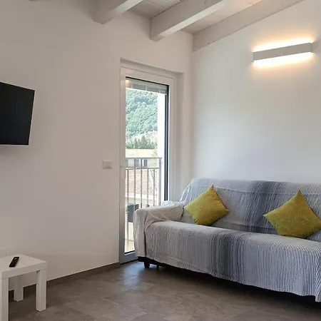Διαμέρισμα Margherite - Larihome A36 Dongo