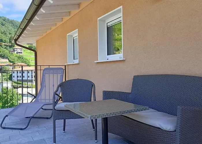 Margherite - Larihome A36 Apartment Dongo